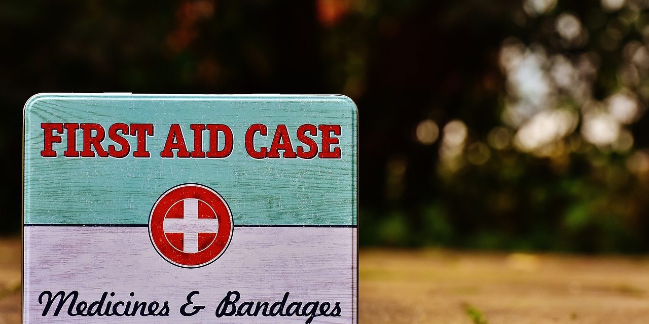 first-aid-1732531_1280 first aid kit